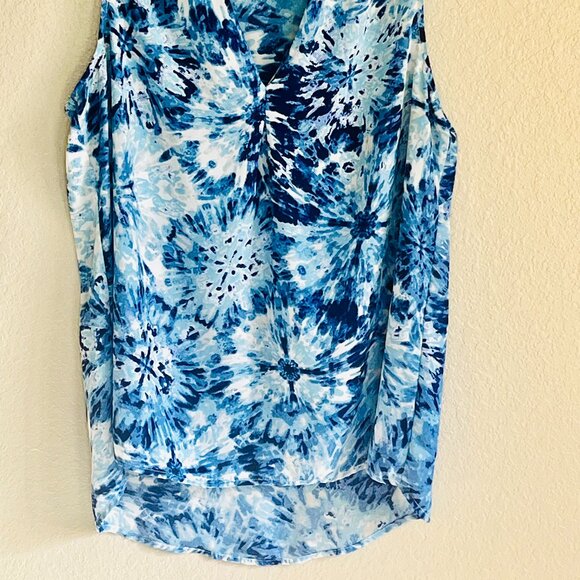 Tacera large ladies sleeveless blouse. Mixture of blues. - Picture 4 of 5